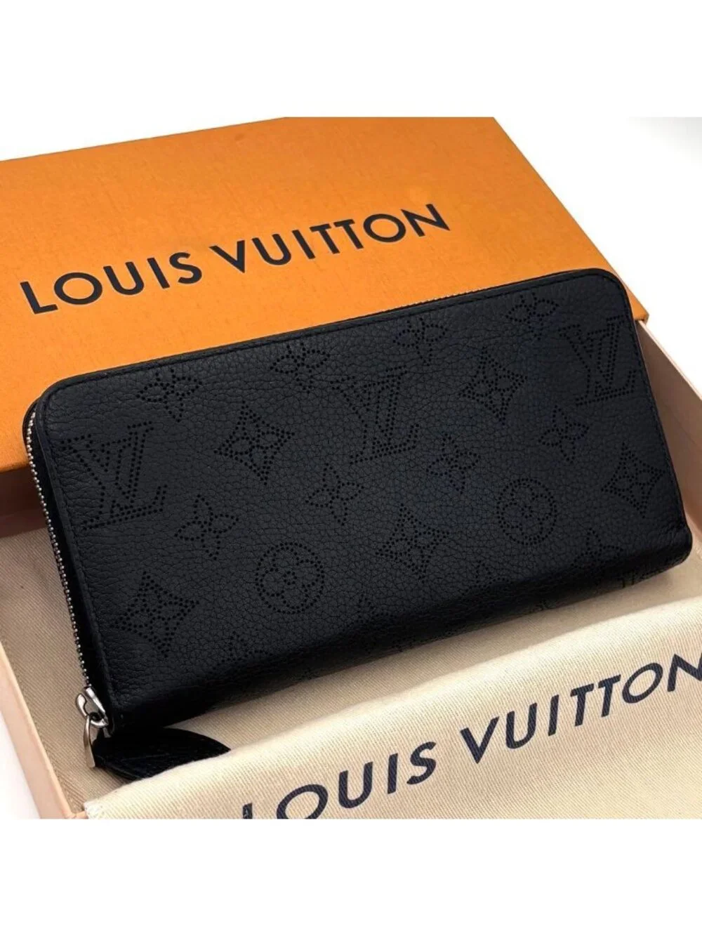 Louis Vuitton Monogram Mahina Zippy Wallet Noir Black